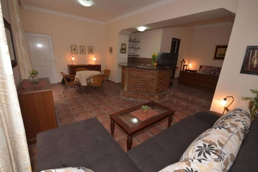 Апартаменты Ema Yellow apartment Херцег-Нови-20